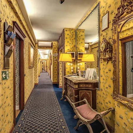 Residenza Ave Bed & Breakfast 4*
