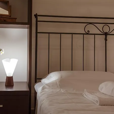 Residenza Ave Bed & Breakfast Rome